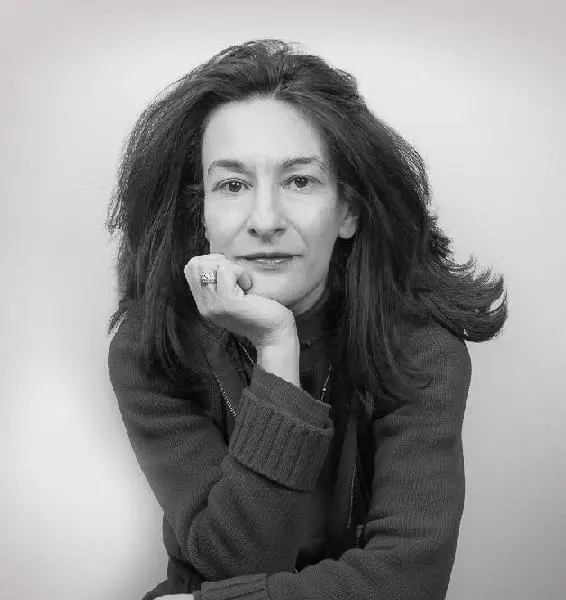 EE Giorgi is a scientist a writer and a photographer She spends her days - фото 5