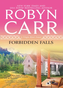 Robyn Carr Forbidden Falls обложка книги