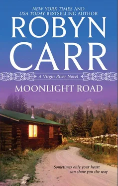 Robyn Carr Moonlight Road обложка книги