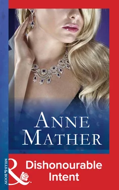 Anne Mather Dishonourable Intent обложка книги