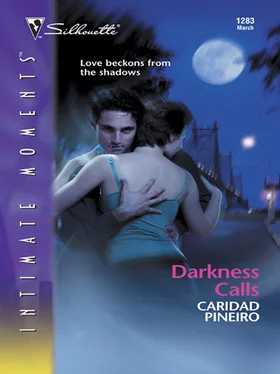 Caridad Pineiro Darkness Calls обложка книги