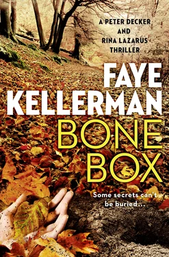 Faye Kellerman Bone Box обложка книги