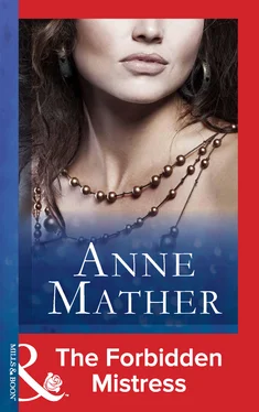 Anne Mather The Forbidden Mistress обложка книги
