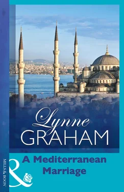 LYNNE GRAHAM A Mediterranean Marriage обложка книги