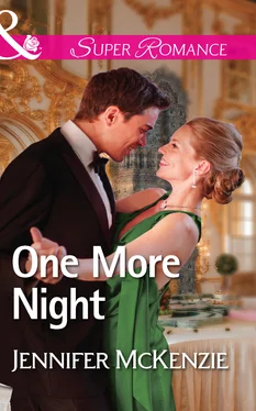 Jennifer McKenzie One More Night обложка книги