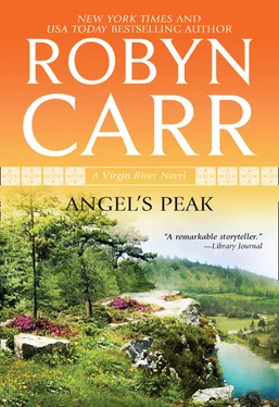 Robyn Carr Angel's Peak обложка книги