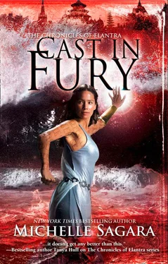 Michelle Sagara Cast In Fury обложка книги