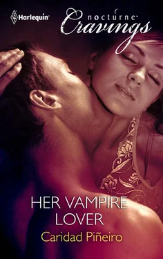 Caridad Pineiro Her Vampire Lover обложка книги
