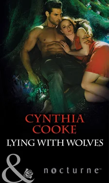 Cynthia Cooke Lying with Wolves обложка книги