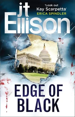 J.T. Ellison Edge of Black обложка книги