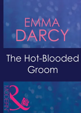 Emma Darcy The Hot-Blooded Groom обложка книги