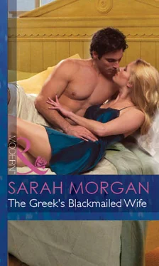 Sarah Morgan The Greek's Blackmailed Wife обложка книги