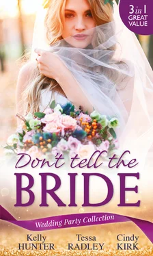 Kelly Hunter Wedding Party Collection: Don't Tell The Bride: What the Bride Didn't Know / Black Widow Bride / His Valentine Bride обложка книги