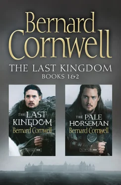 Bernard Cornwell The Last Kingdom Series Books 1 and 2: The Last Kingdom, The Pale Horseman обложка книги