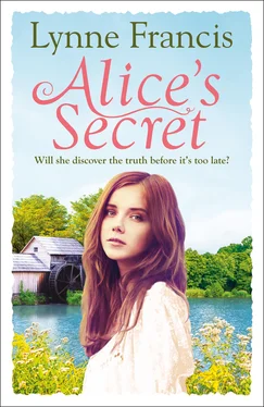 Lynne Francis Alice’s Secret: A gripping story of love, loss and a historical mystery finally revealed обложка книги