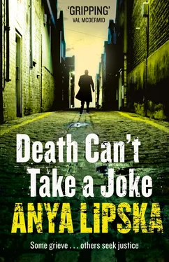 Anya Lipska Death Can’t Take a Joke обложка книги