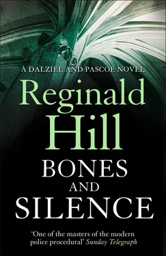 Reginald Hill Bones and Silence обложка книги