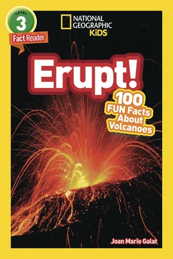 Joan Galat National Geographic Kids Readers: Erupt! обложка книги