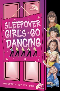 Harriet Castor Sleepover Girls Go Dancing обложка книги