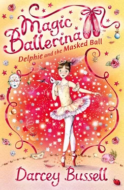 Darcey Bussell Delphie and the Masked Ball обложка книги