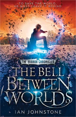 Ian Johnstone The Bell Between Worlds обложка книги