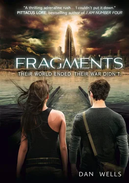 Dan Wells Fragments обложка книги