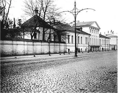 Домовый храм был закрыт в августе 1921 г Тогда в нем находился трехъярусный - фото 581