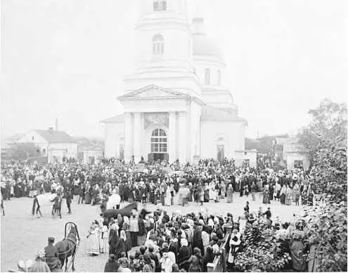Храм закрыли в конце 1930х годов снесли верхние ярусы колокольни и главу над - фото 582