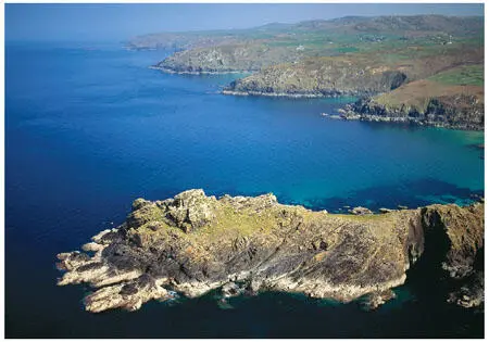 FIG 56Gurnards Head Fig 52 a3 west of St Ives showing the coastline - фото 30