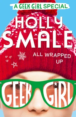 Holly Smale All Wrapped Up обложка книги