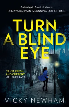 Vicky Newham Turn a Blind Eye: A gripping and tense crime thriller with a brand new detective for 2018 обложка книги
