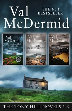 Val McDermid Val McDermid 3-Book Thriller Collection: The Mermaids Singing, The Wire in the Blood, The Last Temptation обложка книги