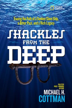 Michael Cottman Shackles From the Deep: Tracing the Path of a Sunken Slave Ship, a Bitter Past, and a Rich Legacy обложка книги