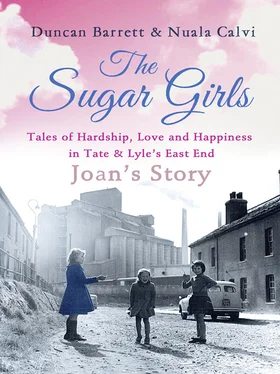 Duncan Barrett The Sugar Girls - Joan’s Story: Tales of Hardship, Love and Happiness in Tate & Lyle’s East End обложка книги