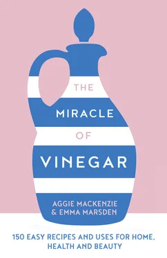 Aggie MacKenzie The Miracle of Vinegar: 150 easy recipes and uses for home, health and beauty обложка книги