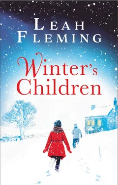 Leah Fleming Winter’s Children: Curl up with this gripping, page-turning mystery as the nights get darker обложка книги