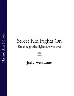 Judy Westwater Street Kid Fights On: She thought the nightmare was over обложка книги