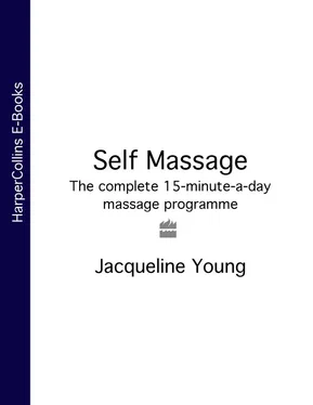 Jacqueline Young Self Massage: The complete 15-minute-a-day massage programme обложка книги