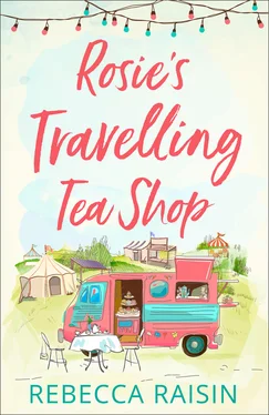 Rebecca Raisin Rosie’s Travelling Tea Shop: An absolutely perfect laugh out loud romantic comedy обложка книги