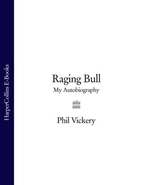 Phil Vickery Raging Bull: My Autobiography обложка книги