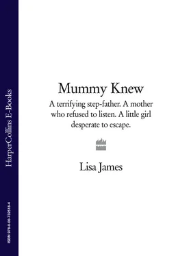 Lisa James Mummy Knew: A terrifying step-father. A mother who refused to listen. A little girl desperate to escape. обложка книги