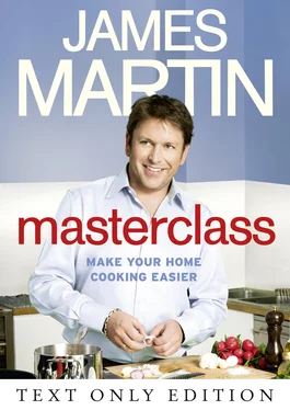 James Martin Masterclass Text Only: Make Your Home Cooking Easier обложка книги