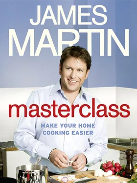 James Martin Masterclass: Make Your Home Cooking Easier обложка книги