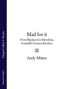 Andy Mitten Mad for it: From Blackpool to Barcelona: Football’s Greatest Rivalries обложка книги