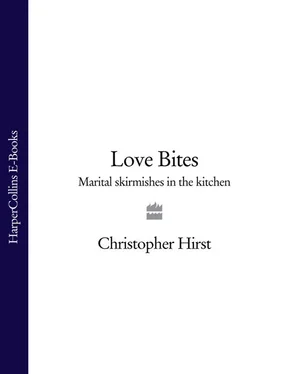 Christopher Hirst Love Bites: Marital Skirmishes in the Kitchen обложка книги