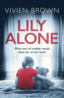 Vivien Brown Lily Alone: A gripping and emotional drama обложка книги