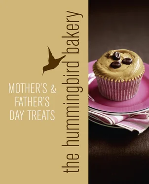 Tarek Malouf Hummingbird Bakery Mother’s and Father’s Day Treats: An Extract from Cake Days обложка книги