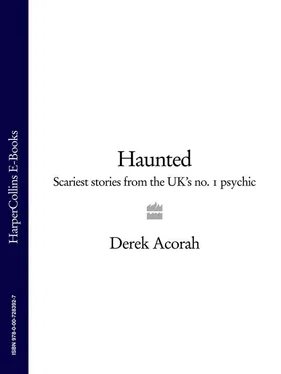 Derek Acorah Haunted: Scariest stories from the UK's no. 1 psychic обложка книги