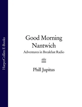 Phill Jupitus Good Morning Nantwich: Adventures in Breakfast Radio обложка книги