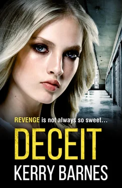 Kerry Barnes Deceit: A gripping, gritty crime thriller that will have you hooked обложка книги